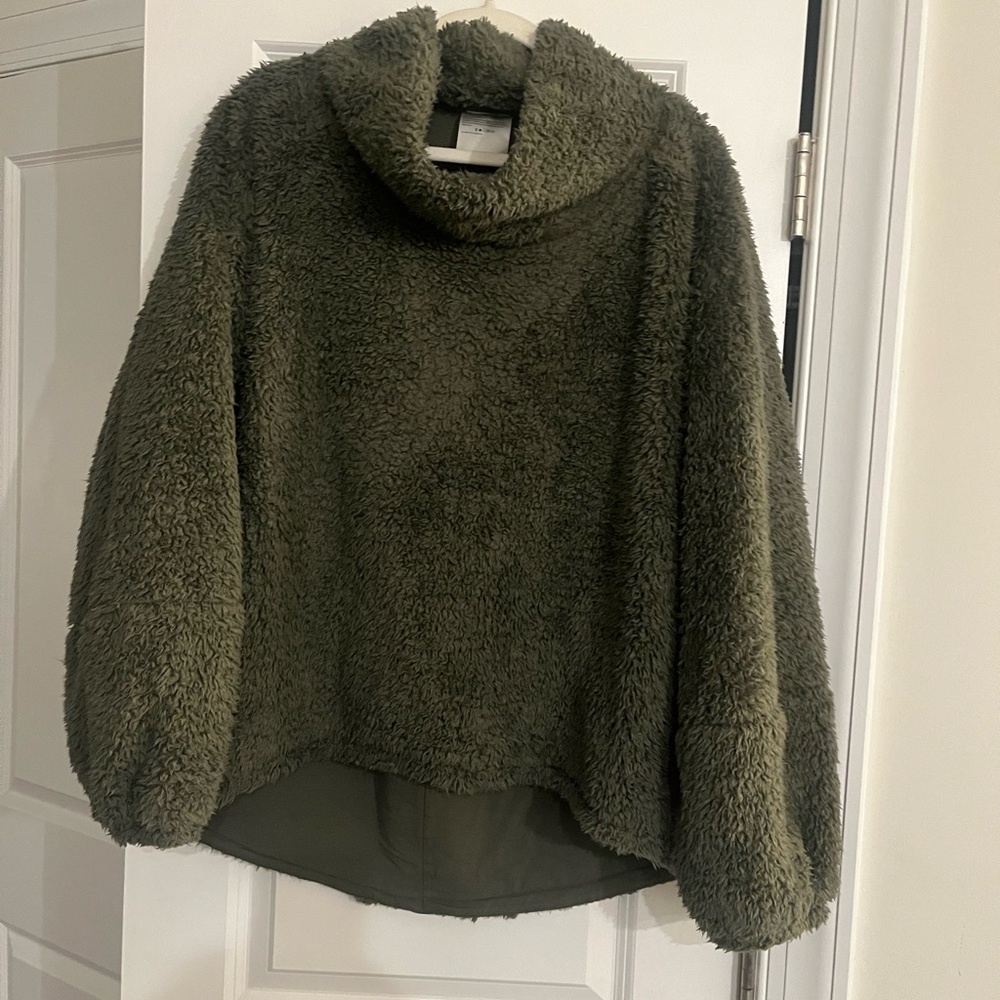 Lulu Lemon XL Plush Olive Green Cowl Neck Sweater/ Fleece NWOT